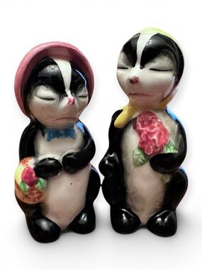 Anthropomorphic Skunks Salt & Pepper Shakers Mid Century Japan Anthropomorphic